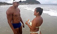 Pertemuan Panas di Pantai dengan Pasangan yang Menggoda yang Memberi Saya Seks Anal yang Menggairahkan