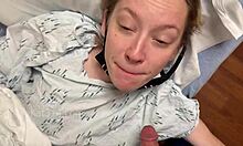 Fazer sexo oral e sexo facial ao ar livre com meu namorado na sala de pré-operatório do hospital